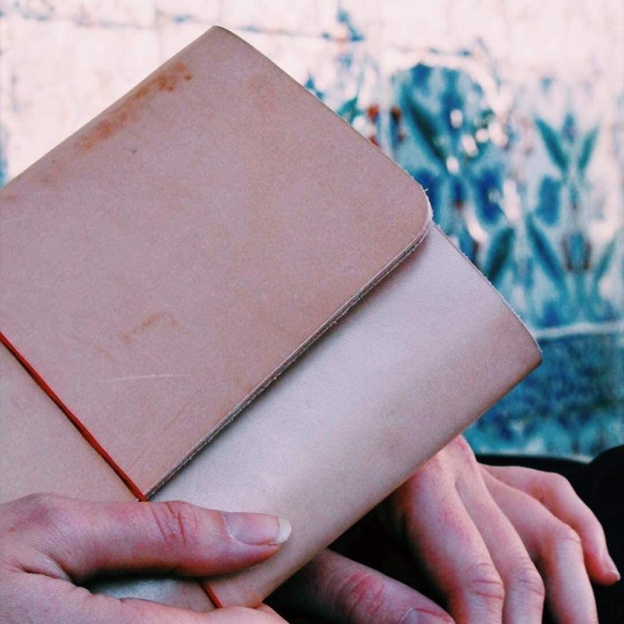 【即購入⭕️】 LOUISE CARMEN(ルイーズカルメン) 手帳 ノートカバー フランス製 高級本革 手作りA5スリムサイズ ロードブック チェスナッツ 【U1778255982】(11080円)