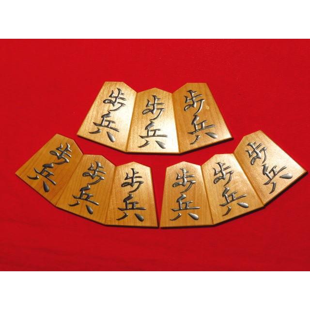 将棋駒 美玉作宸筆錦旗島黄楊赤柾盛上将棋駒 新品/桐平箱付(KS350