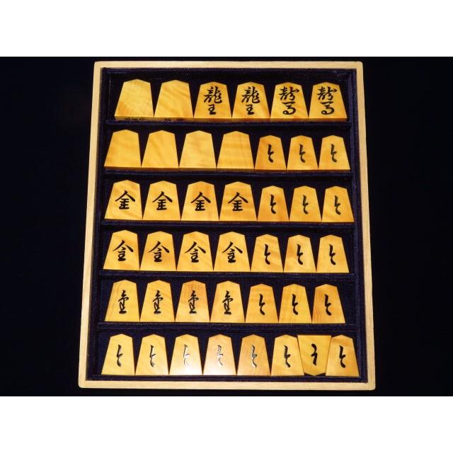 将棋駒 友生作錦旗御蔵島黄楊銀目盛上将棋駒/新品 桐平箱付 将棋駒 友生作錦旗御蔵島黄楊銀目盛上将棋駒/新品 桐平箱付