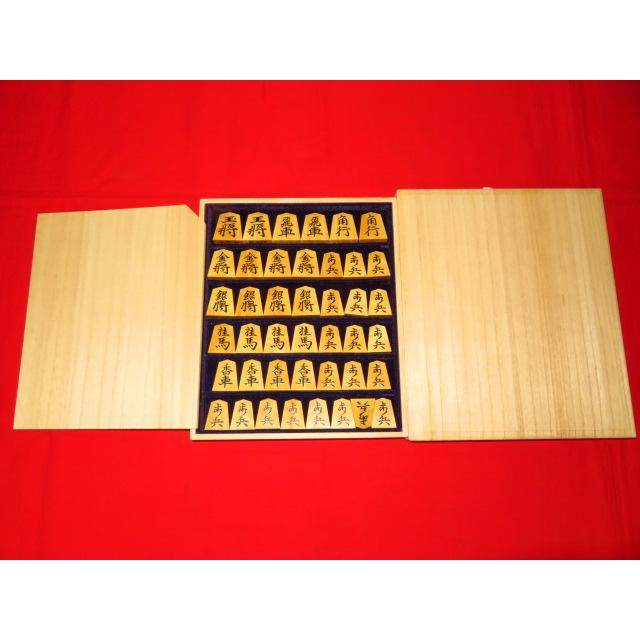 正虎作宗歩好島黄楊斑入柾目盛上将棋駒未使用品桐製平箱付 将棋駒 正虎作宗歩好島黄楊斑入柾目盛上将棋駒/新品桐製平箱付