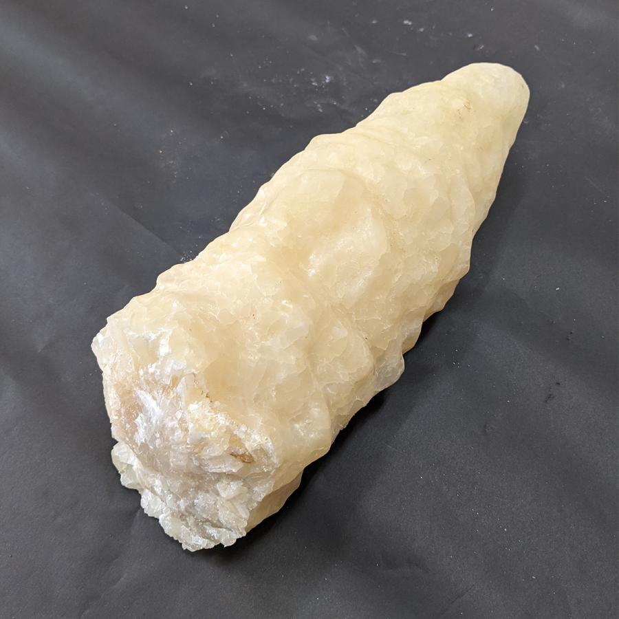 鍾乳石 国産（岡山県新見市） / 長さ34cm・5.8kg 天然石 結晶 銘石