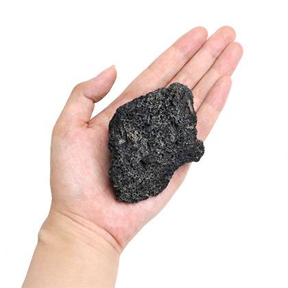 溶岩石 ミックスブラック 50-100mm 80kg (8kg×10箱) / 庭 おしゃれ 石 