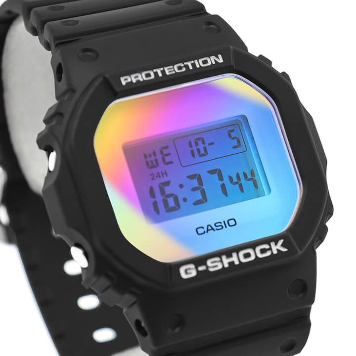 カシオ Gショック ジーショック CASIO G-SHOCK DW-5600SR-1 Iridescent Color 腕時計 時計 虹色 レインボー  カレンダー 防水 デジタル 黒 ブラック 逆輸入