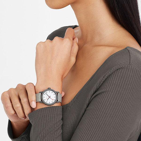 MONDAINE MS132111LH エッセンス グレー32mm ホワイトダイヤル 