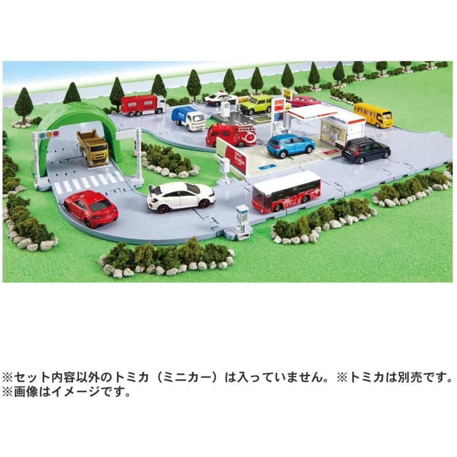 トミカ　タウン　超大量　セット！ Amazon.co.jp: まちやどうろがいっぱい! トミカタウンセット