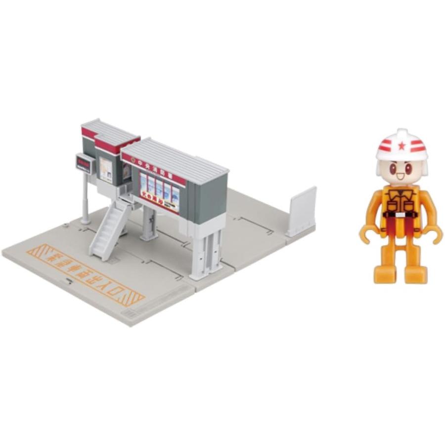 週末限定値下げ　トミカタウン　消防署　当時　TOMY トミカワールド トミカ トミカタウン 消防署 (消防士付き) : おもちゃ