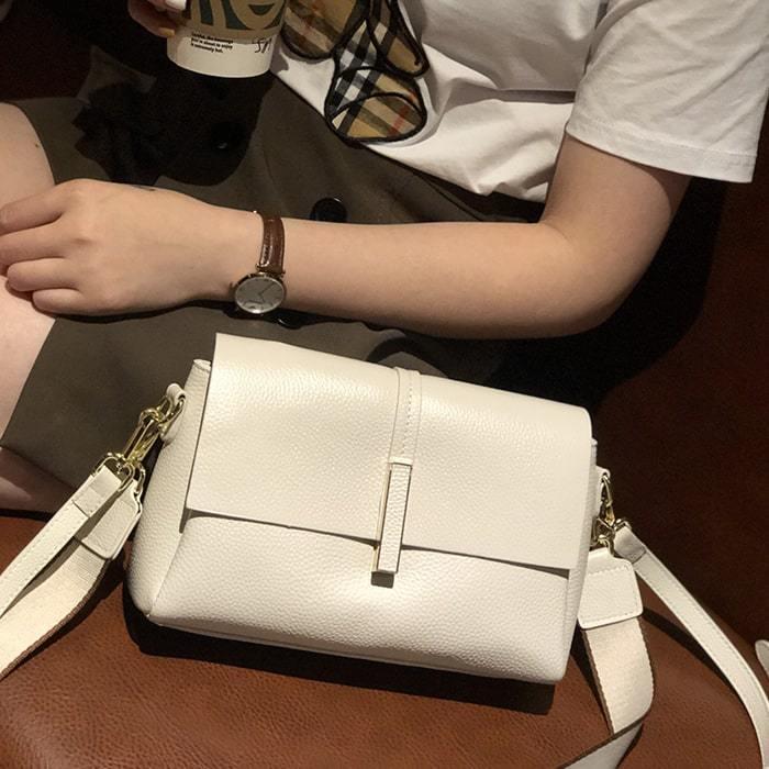 ショルダーバッグ 本革 レディース 牛革 人気 斜めがけ スクエア