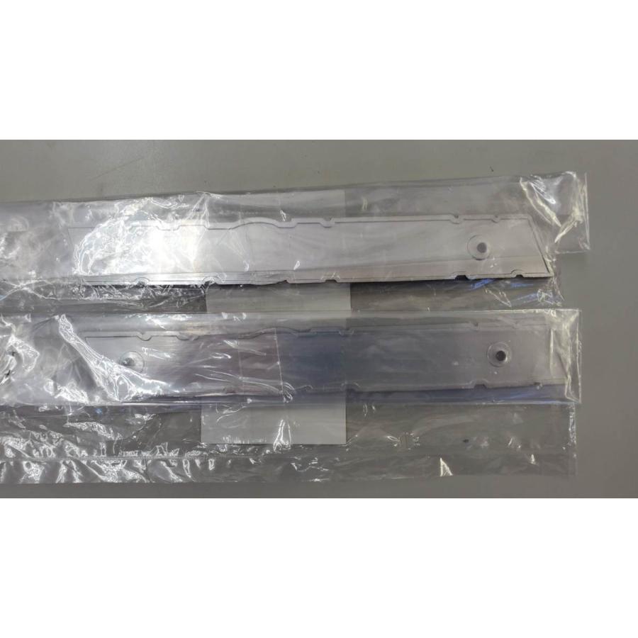 Z1 Z2 用 純正 ロングピッチ タンクエンブレム 2枚セット Z1 Z2 用 純正 ロングピッチ タンクエンブレム 2枚セット