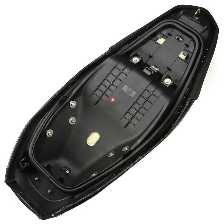 ホンダ対応 PCX125/150/160(JF81/JF84/KF30/JK05/JK06/KF47)用 カスタムシート完成品 ブラック＆カーボン調 2CM シート下げ_8