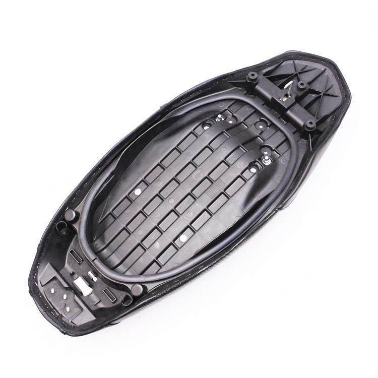 YAMAHA（ヤマハ） NMAX155/125(SEG6J/SG66J)用社外シート 黒レザー＋