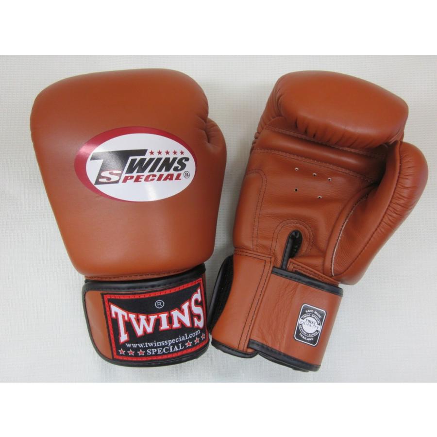 送料込　激レアカラー　TWINS　ボクシンググローブ　12oz　マジックテープ式    ブラウン   数量限定｜tokyo-muaythai