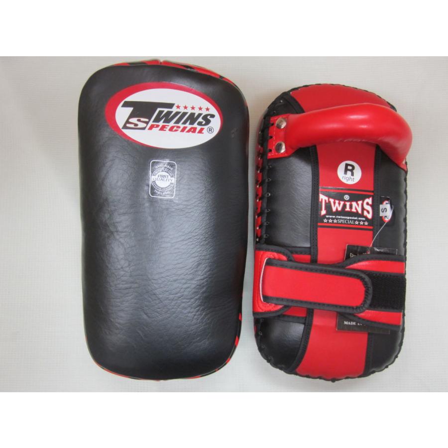 twins キックミット (赤／黒)
