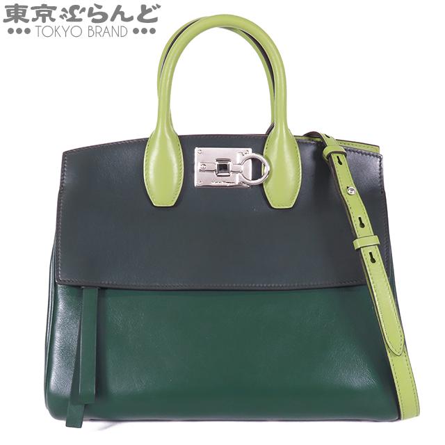 美品 レアなサルバトーレ フェラガモ 美品 Salvatore Ferragamo サルヴァトーレフェラガモ FZ-21 E559