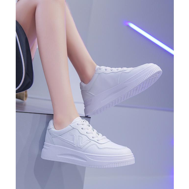 スニーカー ウォーキングシューズ レディース シューズ 靴 可愛い 軽量