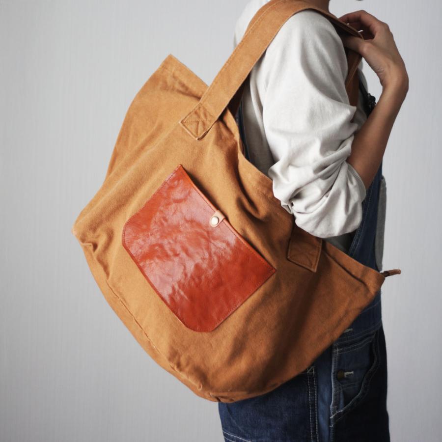 本革×帆布 革ポケットのビッグトート 舟形 大容量 ジムバッグ 上着も