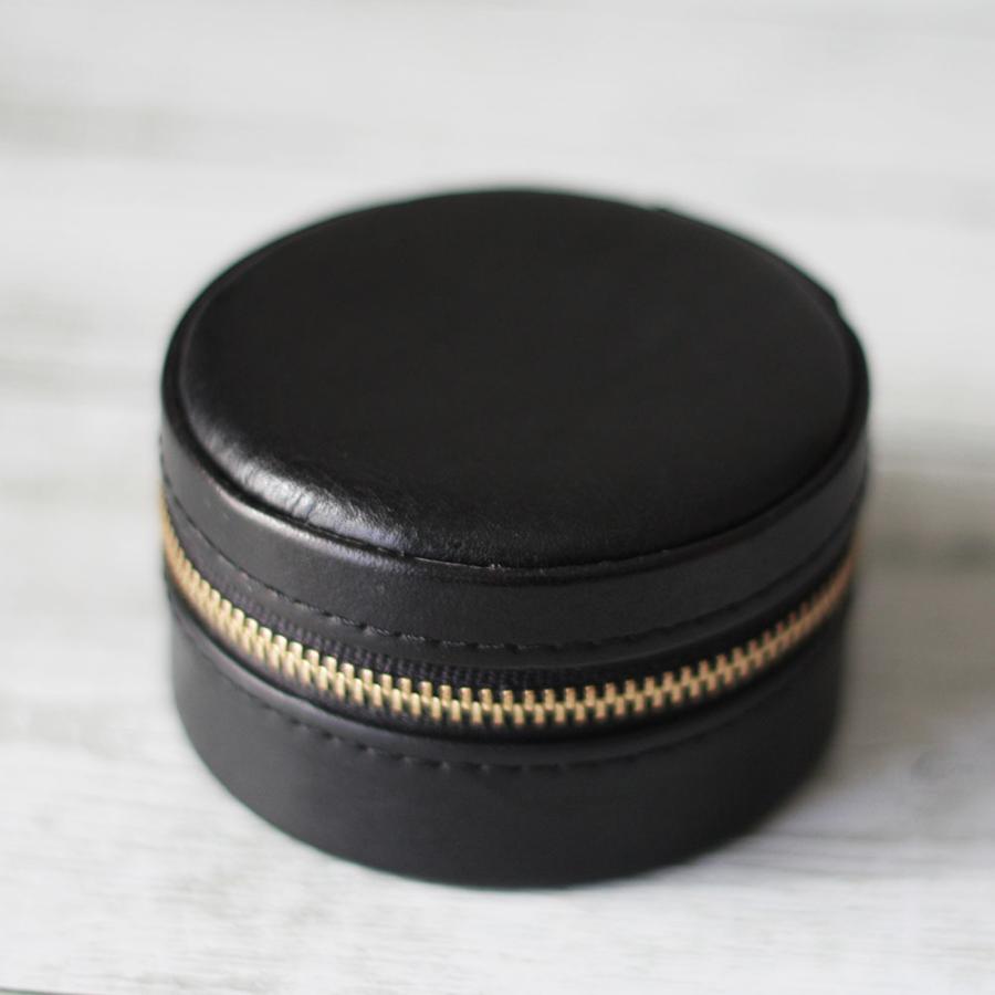 クアラントット　ノベルティ　レザーアクセサリーケース クアラントット ノベルティ レザーアクセサリーケース