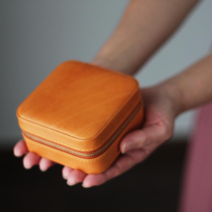 □本革 アクセサリーケース スクエア ジュエリーボックス 携帯用 持