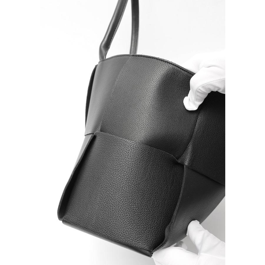 BOTTEGA VENETA（ボッテガ・ヴェネタ） ミディアム アルコ トート