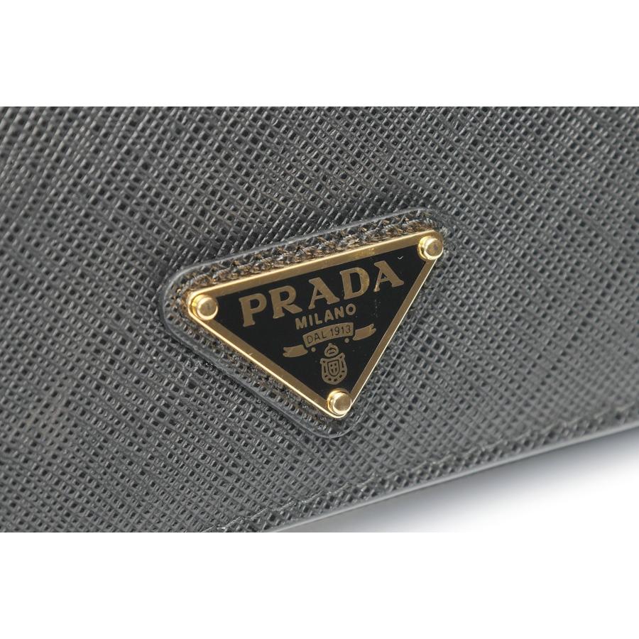 新品未使用品 プラダ ケース トライアングル　三角プレート　サフィアーノ PRADA（プラダ） サフィアーノ トライアングル カードケース 1MC110