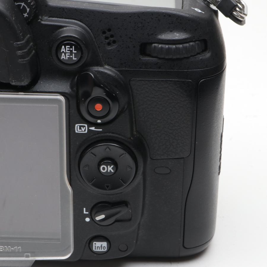 シャッター回数：13500回】Nikon D7000 ボディー デジタル一眼レフ