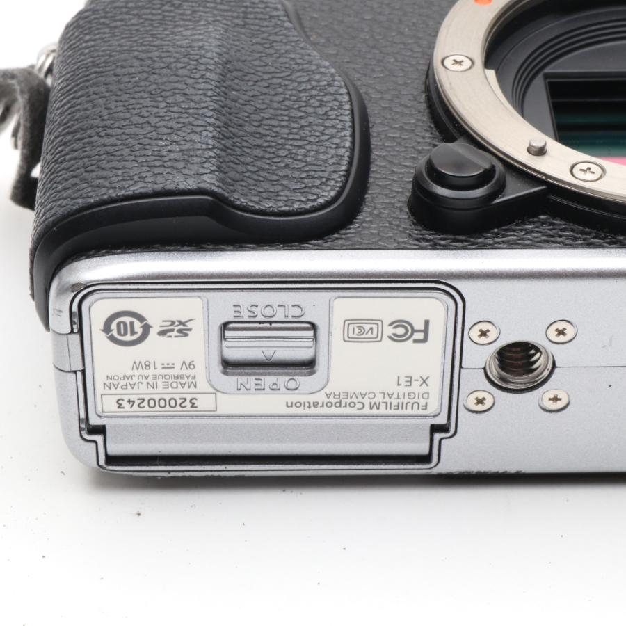 FUJIFILM X-E1 ボディ シルバー ミラーレス一眼レフカメラ 〔FUJIFILM