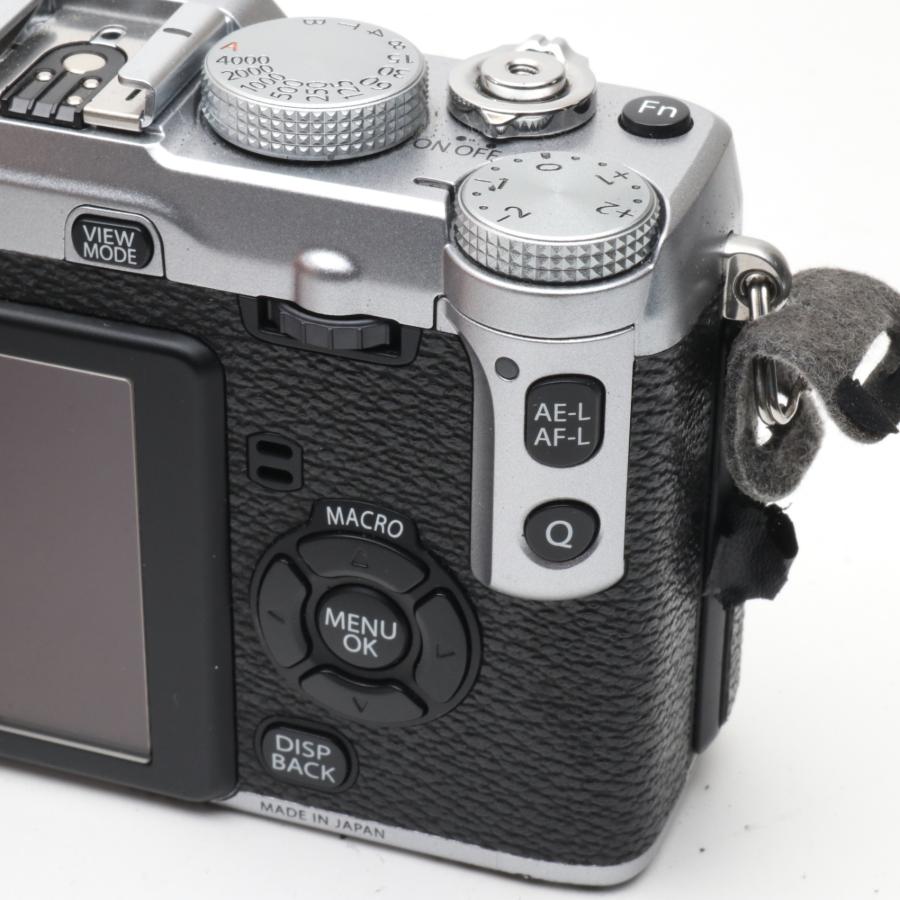 FUJIFILM X-E1 ボディ シルバー ミラーレス一眼レフカメラ 〔FUJIFILM