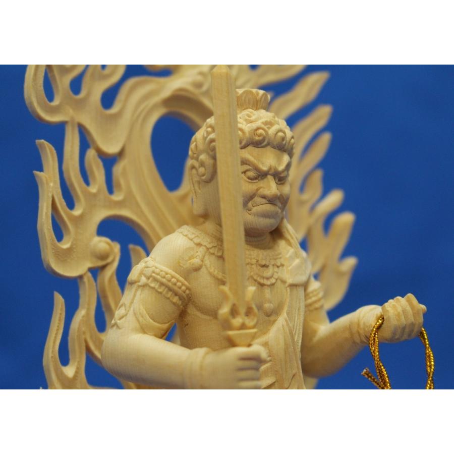 仏像 座不動明王半跏像火焔光背2.5寸 ヒバ : トモエの木彫仏像 - 通販