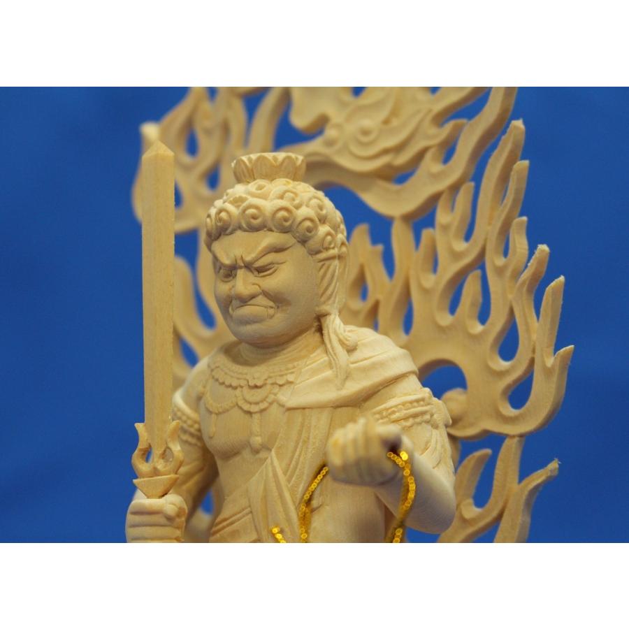 仏像 座不動明王半跏像火焔光背2.5寸 ヒバ : トモエの木彫仏像 - 通販