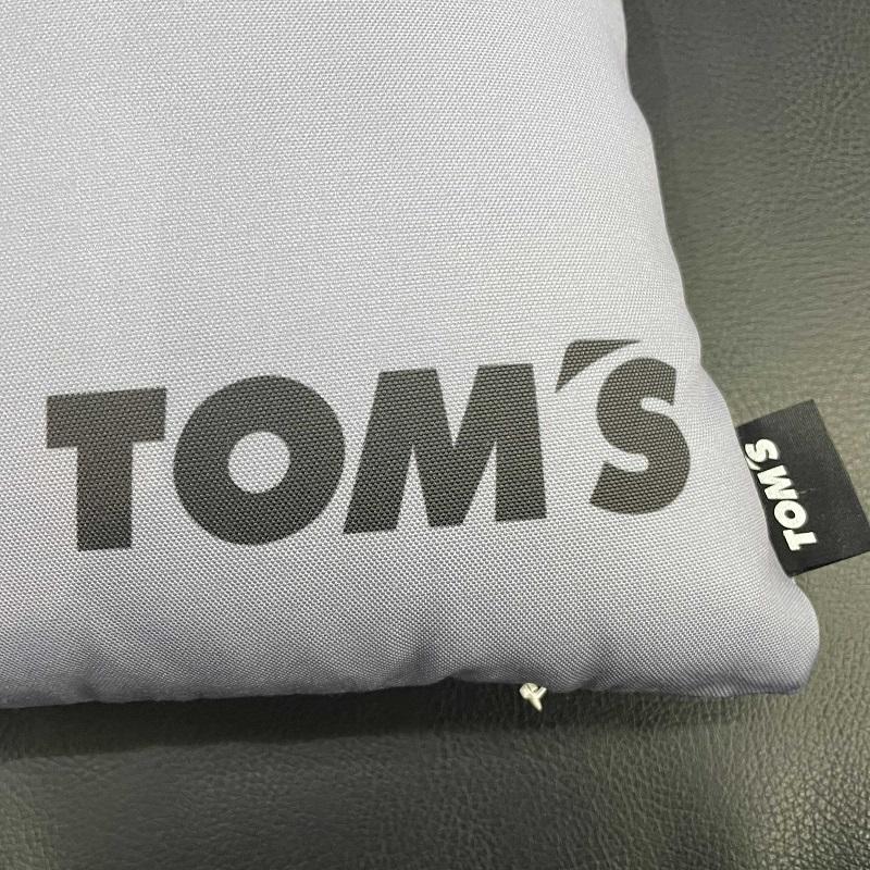 TOM'S（トムス） ロゴクッション（黒・グレー）ブラック カー用品 カー