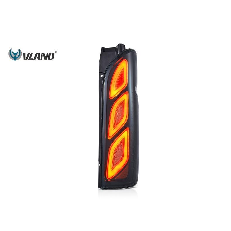 トヨタ（TOYOTA） VLAND 新作 200系 ハイエース LEDテールランプ