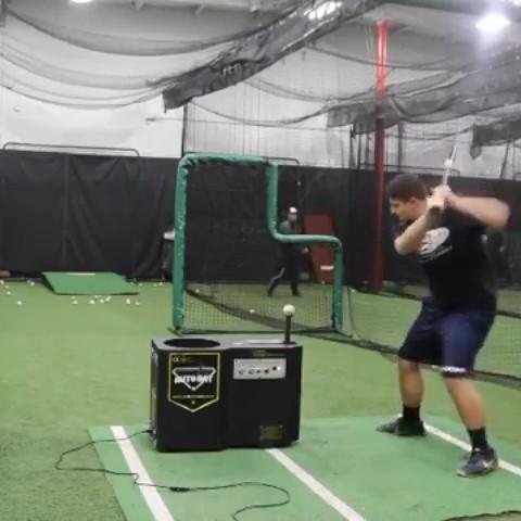 バッティングマシン 自動 AUTOBAT-PRO 1人で練習できる バッティングマシン 自動 AUTOBAT-PRO 1人で練習できる