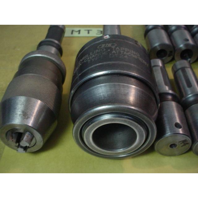 DT24-3 　シャンクMT3　コレット16個付  BIG　ドリルタッパー　中古品 　DTタッパーIセット |  | 03