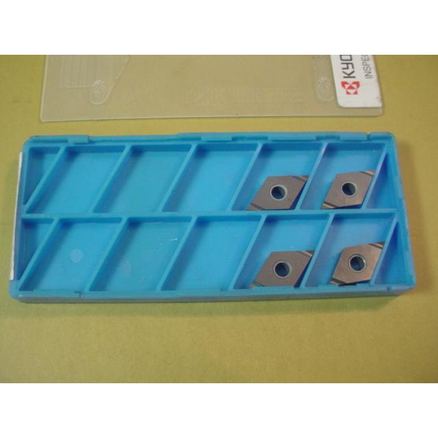 DNGG110402R-S  KW10　残数4個　京セラ　チップ　新古品　(70) |  | 01