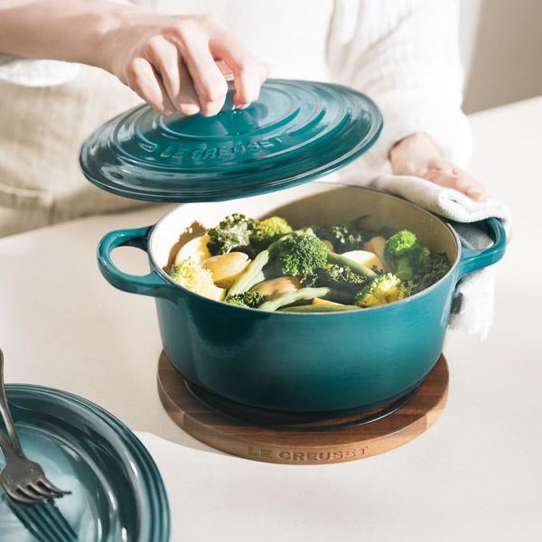 ル・クルーゼ　シグニチャー 　　ココット・ロンド　18㎝（シルバーツマミ） Le Creuset（ル・クルーゼ） シグニチャー ココット・ロンド 18cm