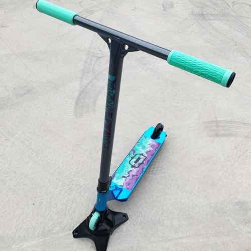 フリースタイルスクータープロモデル　DOMINATOR ドミネーター　TEAM EDITION チームエディション 身長130~175cm　キックボードスタントトリック