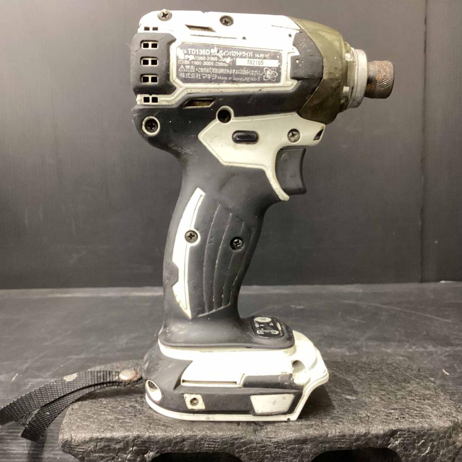 makita TD136DZ 充電式インパクトドライバ本体＋ケース(軸ブレあり 