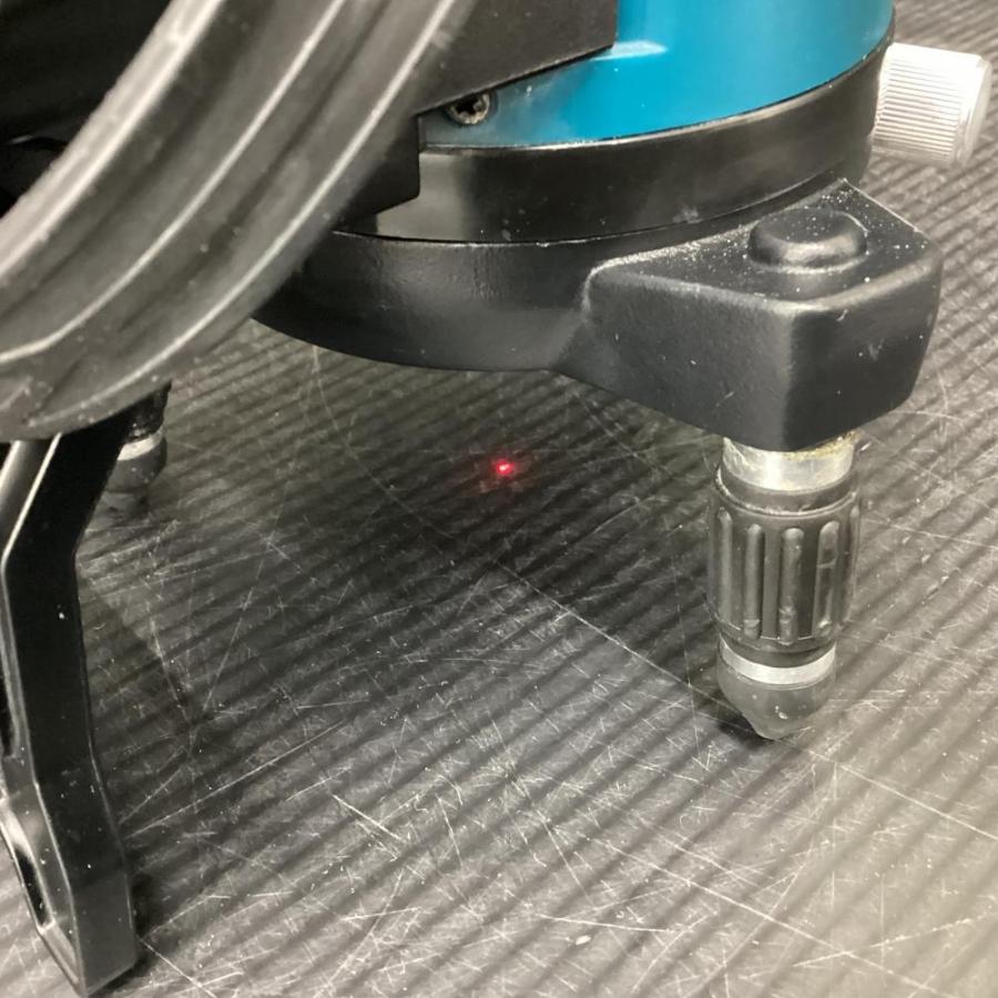 makita 【ｍｍMG】 SK40GD 10,8V充電式レーザー墨出し器（グリーン・クロスライン、ろく）