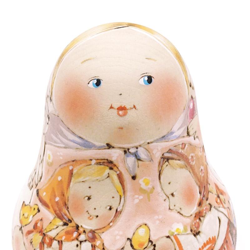 ロシア　イリーナ・ヴァトルーシュキナ作　起き上がりこぼし（女の子）　MAT-097 |  | 01