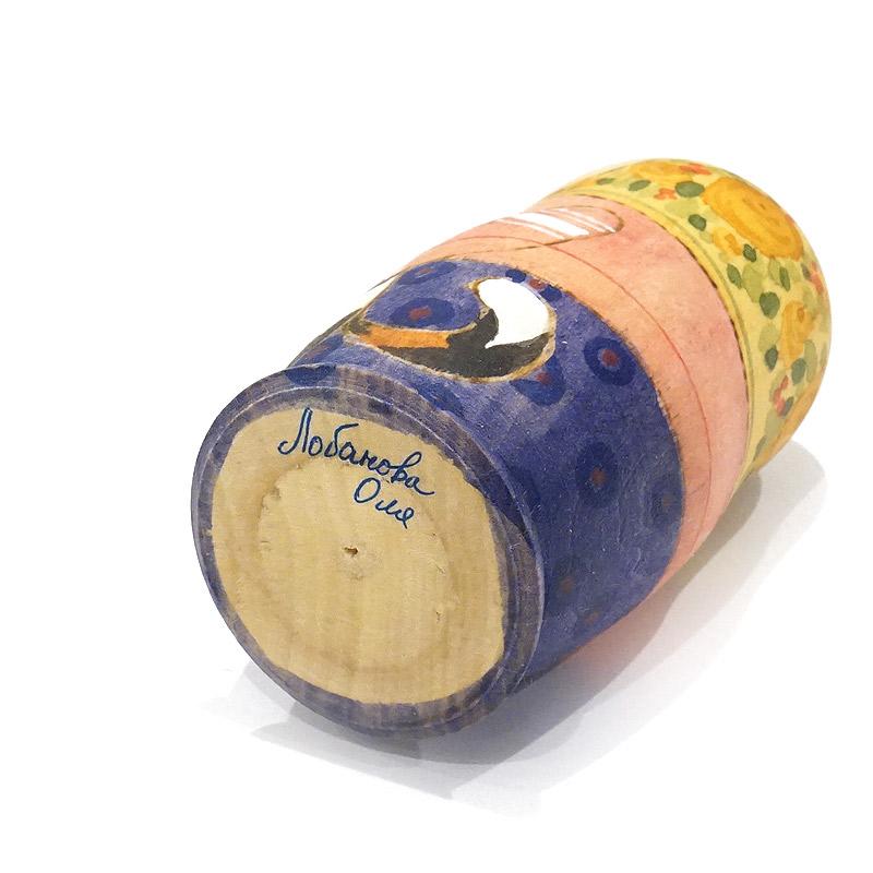 ロシア　オリガ・ロバノワ作　マトリョーシカ（3P）　MAT-103 |  | 05