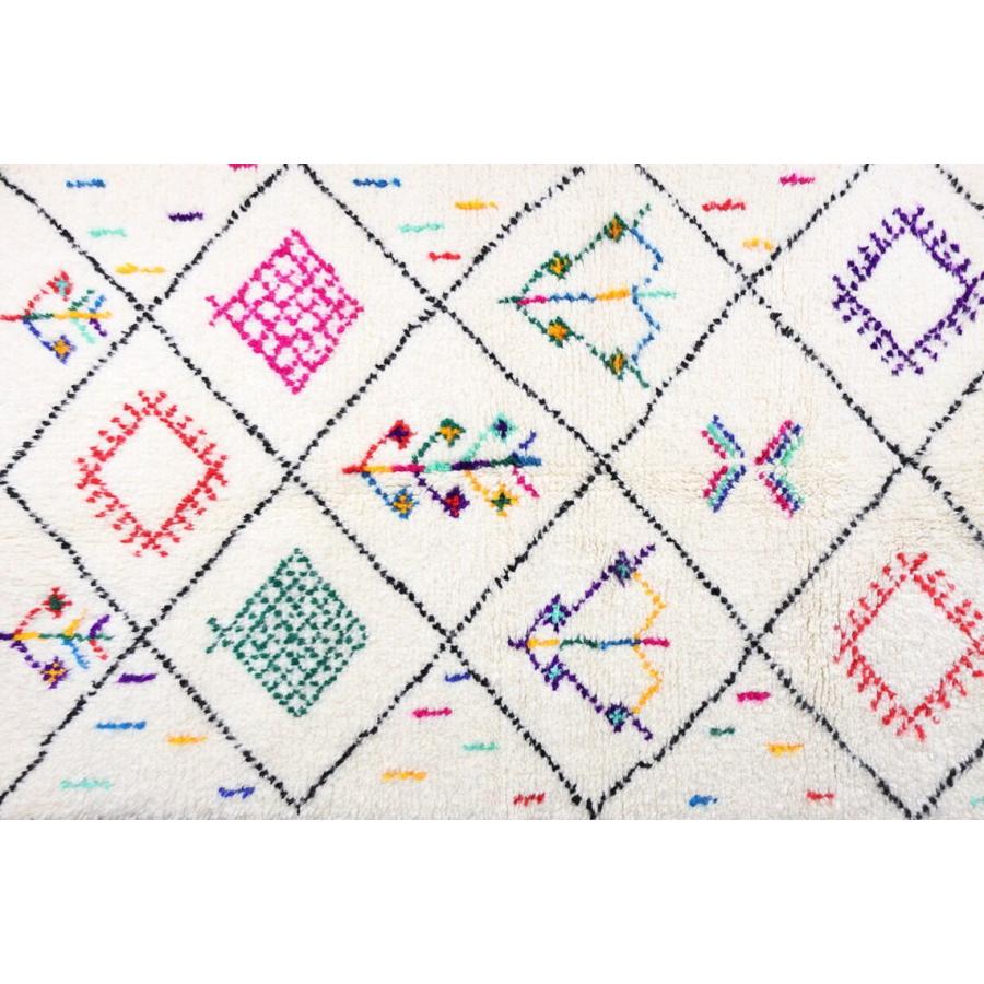 モロッコ手織り絨毯　ベニワレン（Beni Ouarain）　146ｘ96cm　MRB150-01 |  | 03