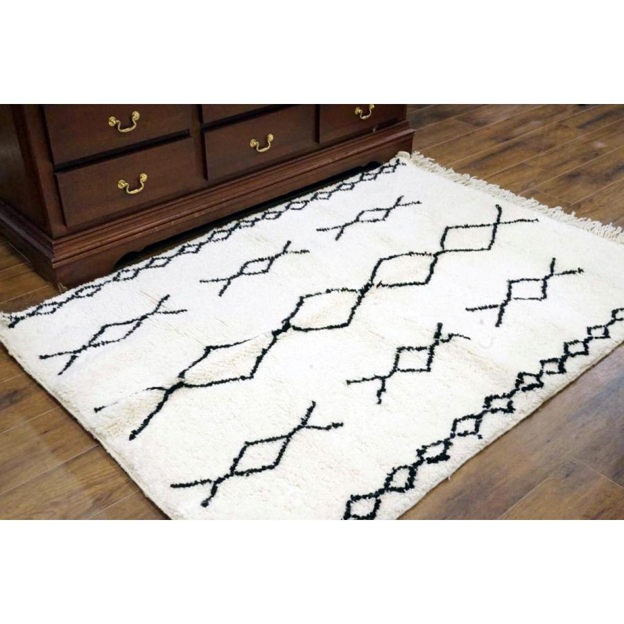 モロッコ手織り絨毯　ベニワレン（Beni Ouarain）　173ｘ123cm　MRB180-01 | 