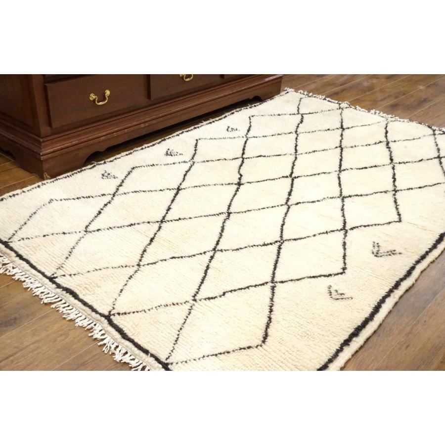 モロッコ手織り絨毯　ベニワレン（Beni Ouarain）　205ｘ130cm　MRB200-01 | 