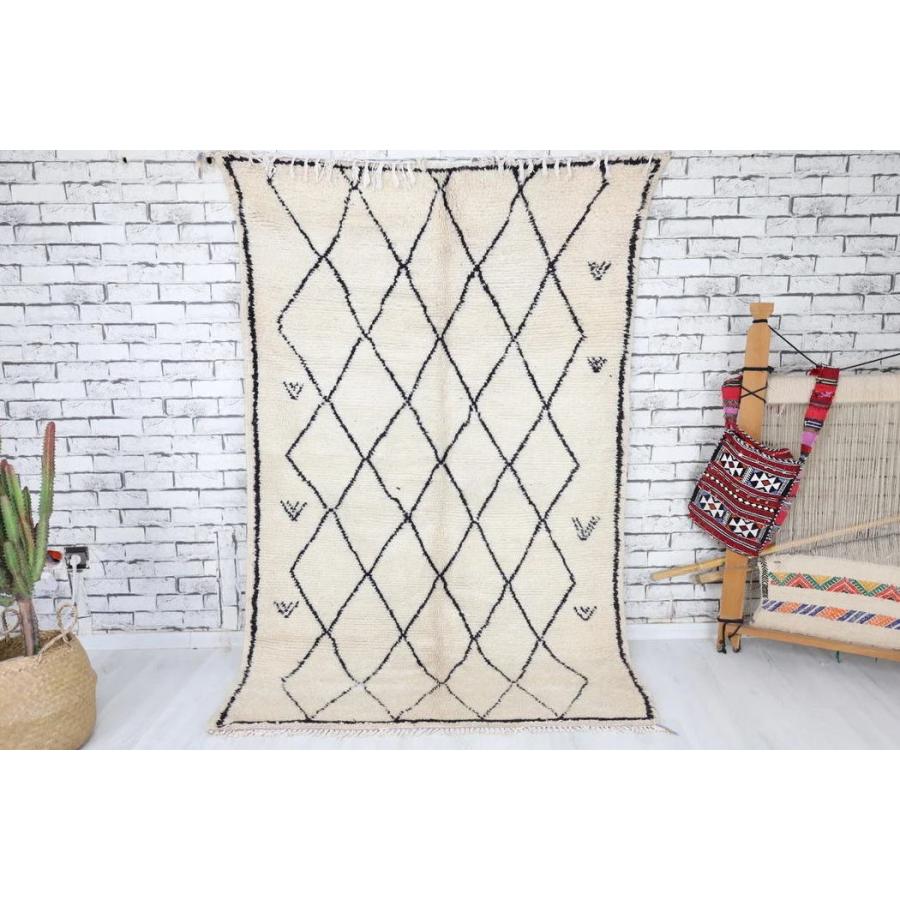 モロッコ手織り絨毯　ベニワレン（Beni Ouarain）　205ｘ130cm　MRB200-01 |  | 01