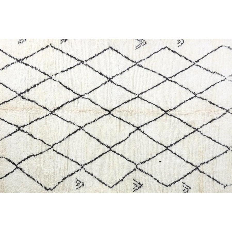 モロッコ手織り絨毯　ベニワレン（Beni Ouarain）　205ｘ130cm　MRB200-01 |  | 02