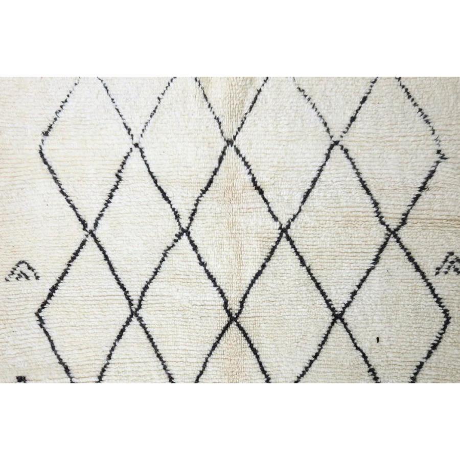 モロッコ手織り絨毯　ベニワレン（Beni Ouarain）　205ｘ130cm　MRB200-01 |  | 03