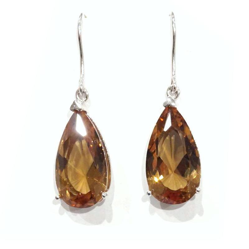 光によってカラーチェンジ！ズルタナイトのピアス　SV-E-ZN-DRPL |  | 02