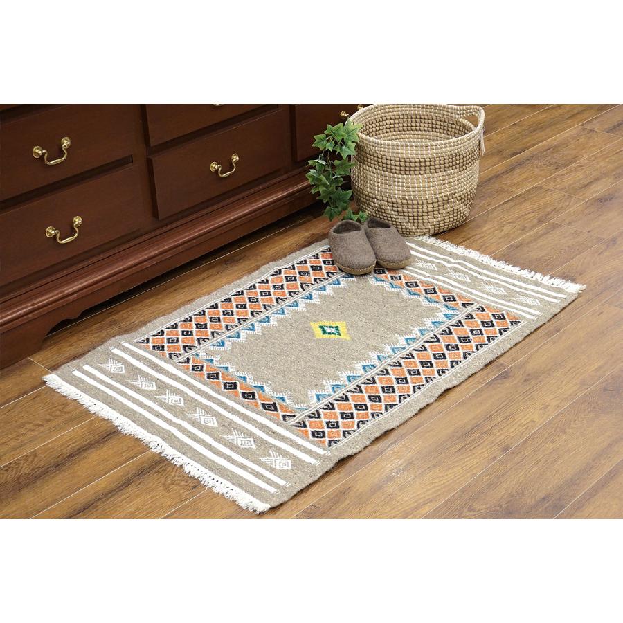 チュニジア　手織りキリム　108×71cm　アクセントラグサイズ　TK120x70-2 |  | 01