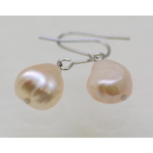 大粒ホワイトピンクバロックパールピアス | 