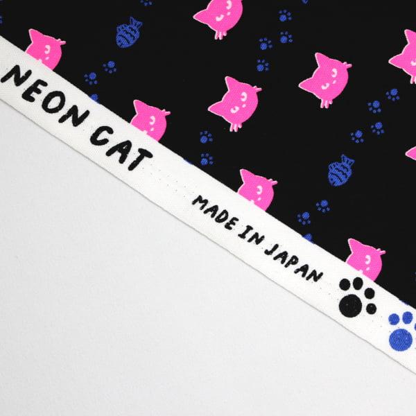 生地 布 蛍光顔料プリント ネオンキャット フェイス柄 肉球 魚  NEON CAT オックス 綿100% 約110cm幅 ゆうパケット2ｍ対応 10cm単位価格 |  | 07