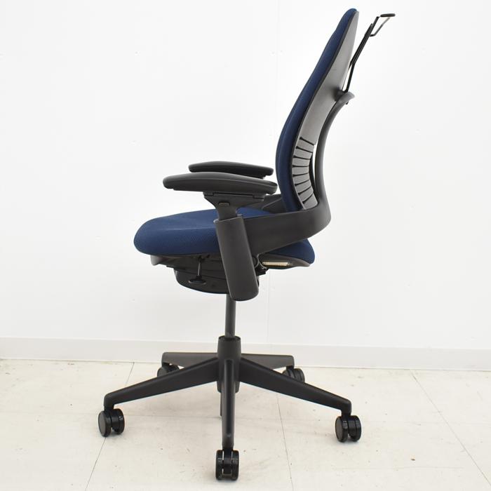 【中古】スチールケース　リープＶ２　可動肘　ハンガー付　USモデル　2024040501【中古オフィス家具】 【ＴＺ】